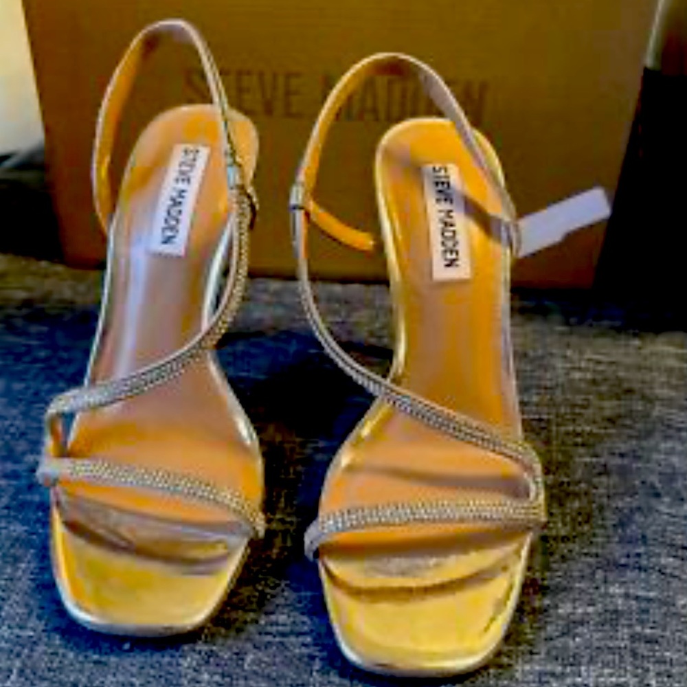 STEVE MADDEN SANDALS
